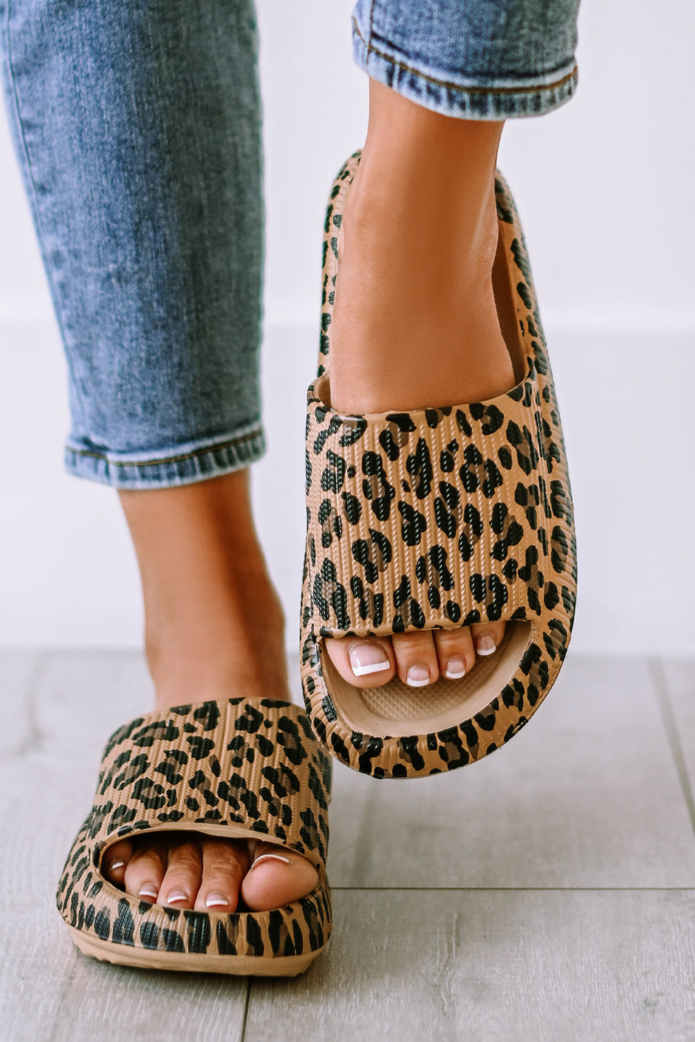 Leopard Cloud Slides Thick Flat Slides Shoes