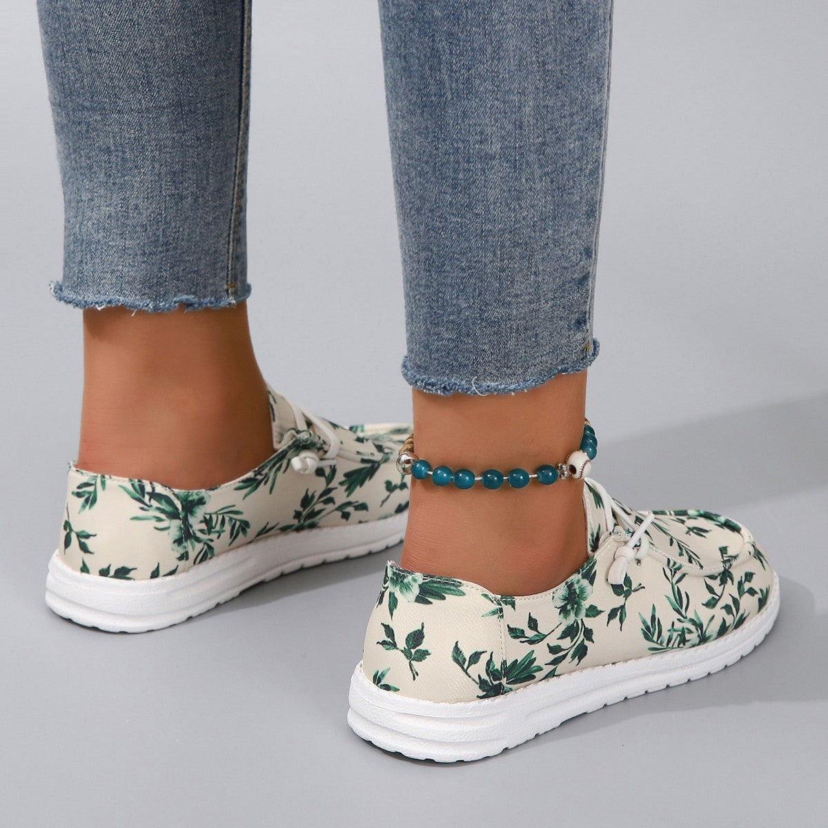 Printed Round Toe Flat Sneakers